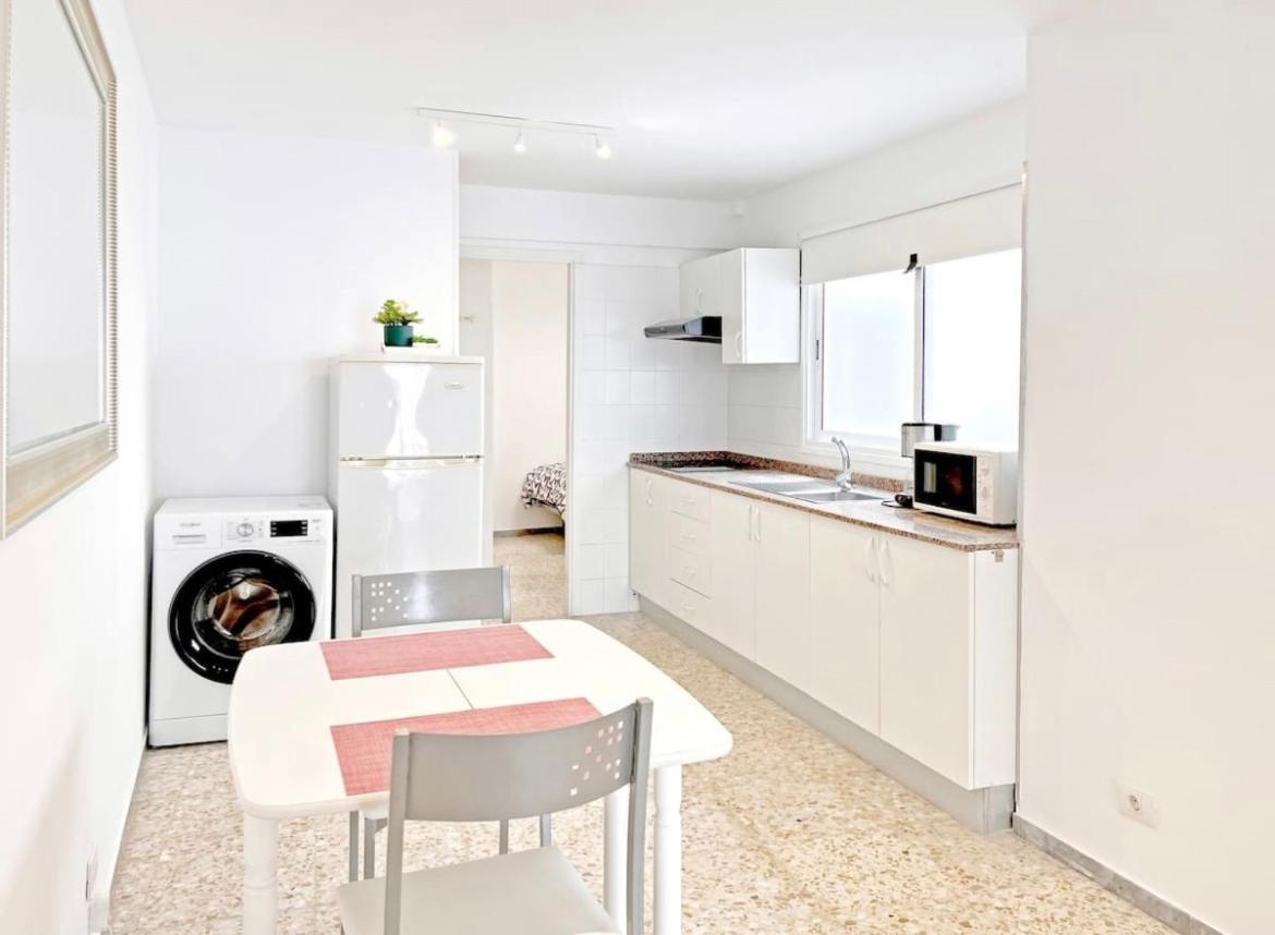 ארונה Cozy 2Bedroom Apartments In Los Cristianos מראה חיצוני תמונה